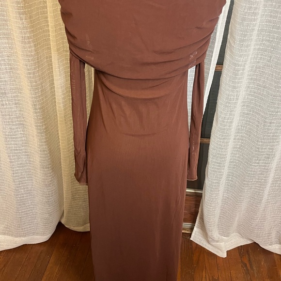 Off-Shoulder Brown Maxi Dress Size Small - Picture 3 of 6
